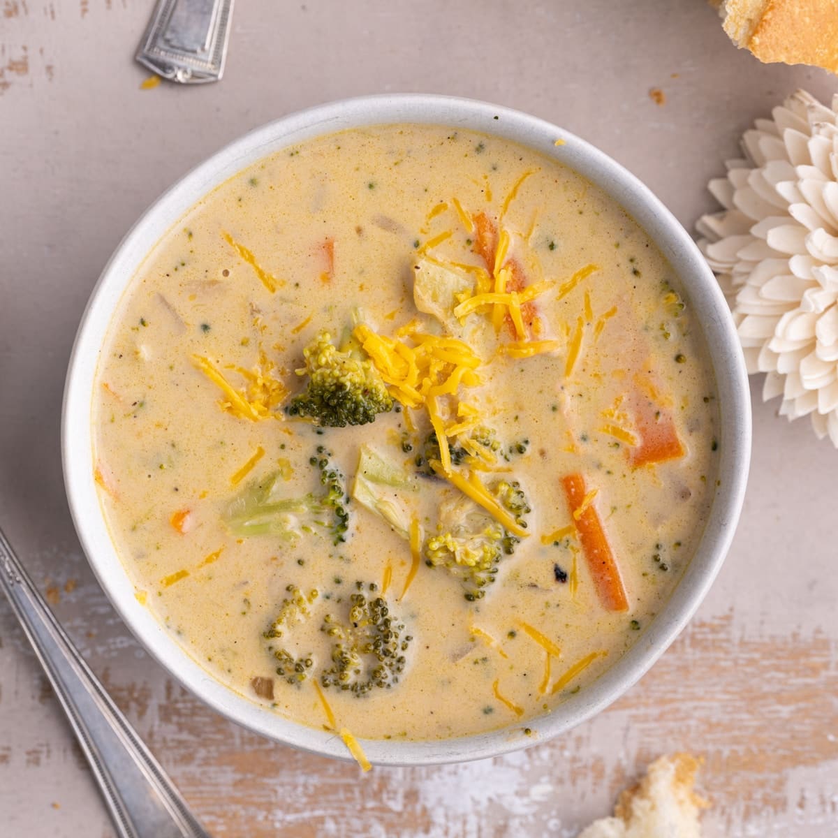 One-Pot Creamy Vegetarian Broccoli Cheddar Soup in 30 Minutes